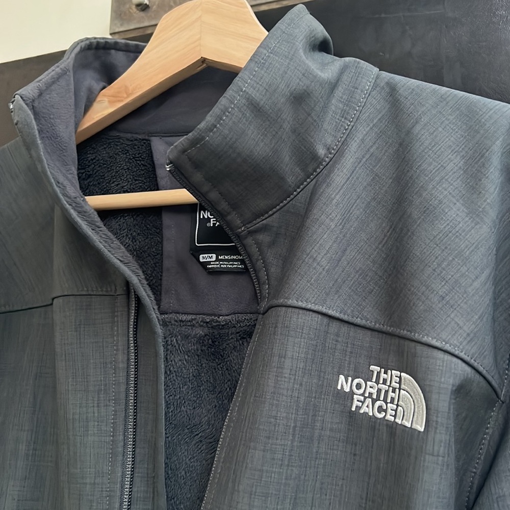Men’s The North Face gray lined jacket. Size medium